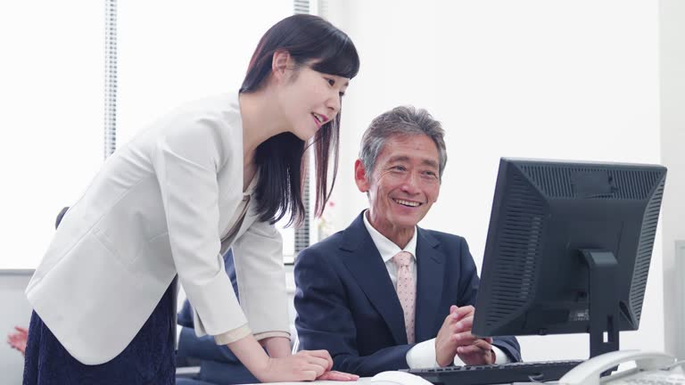 書類の到着待ち