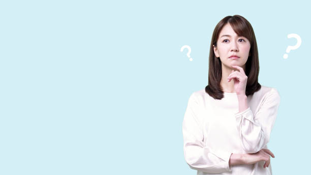 悩む40代女性